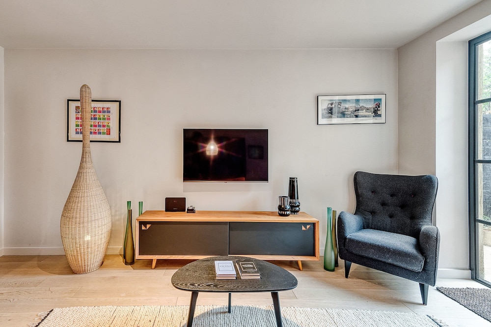 Notting Hill 2 Bed With Sauna - by Out of Office Lifestyle