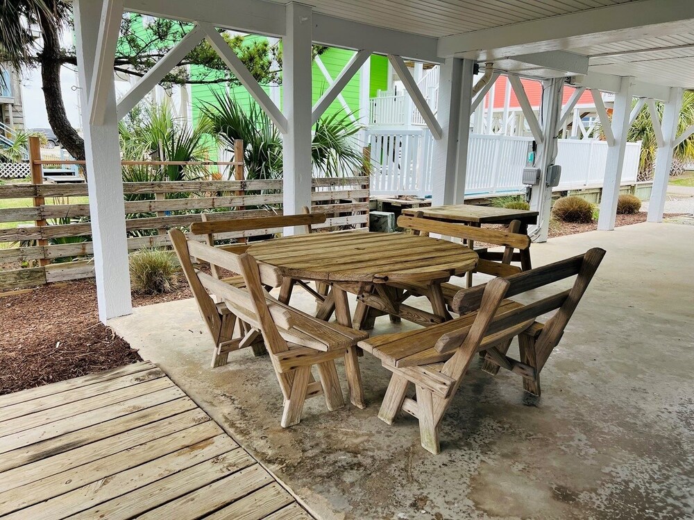 Heaven's Anchor 3 Bedroom Home by RedAwning