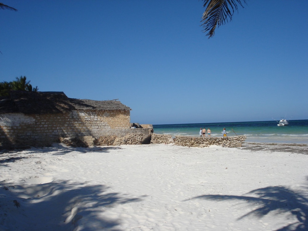 Coconut Beach Apartments