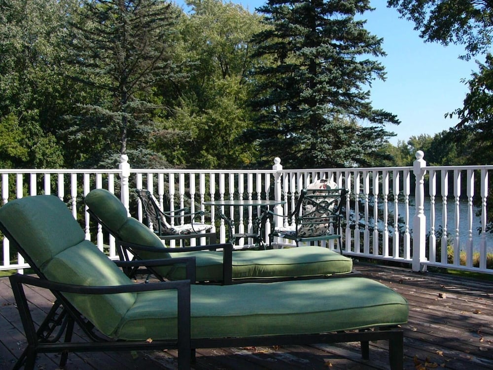 Aux Berges de l'Ile Garth