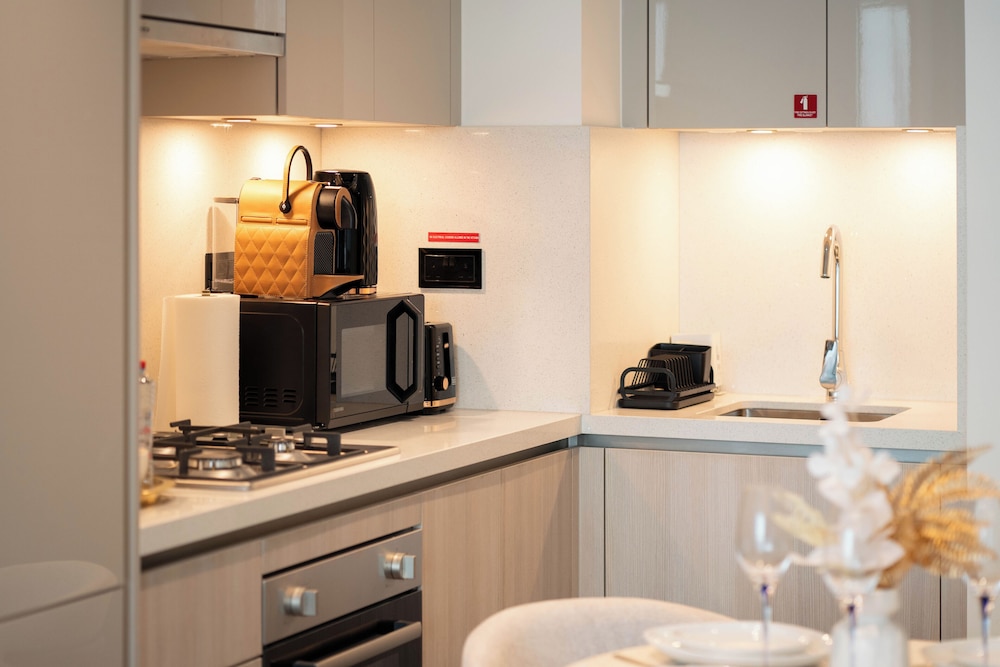 Chic 1BR Apartment - The Crest Dubai
