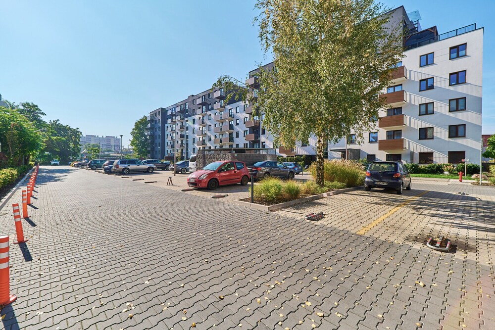 Nowa Teczowa Apartments by Renters view 4
