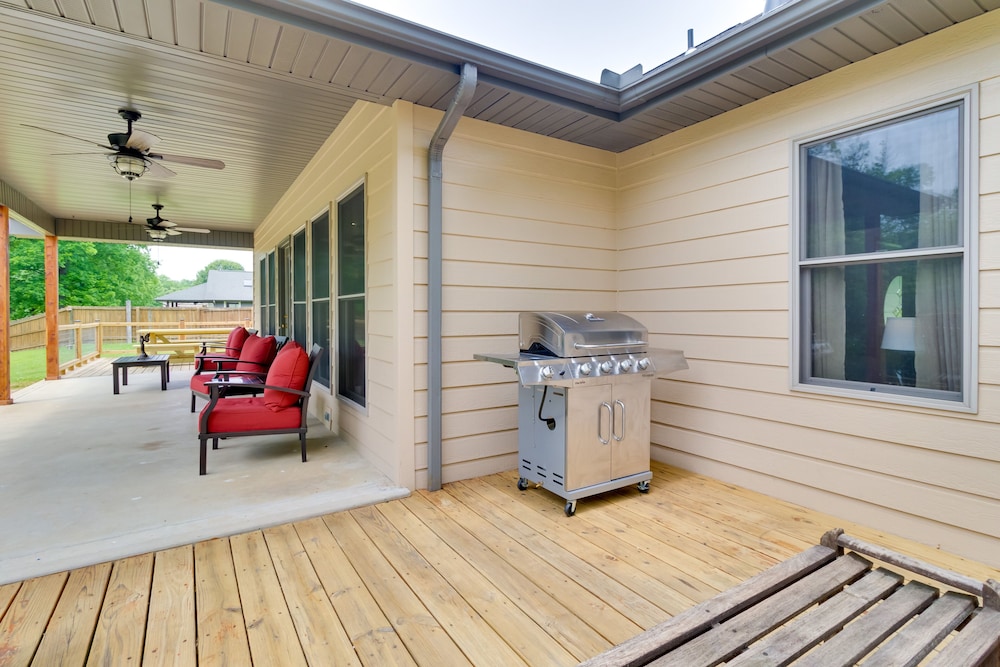 Waterfront Getaway w/ Patio on the White River! view 5