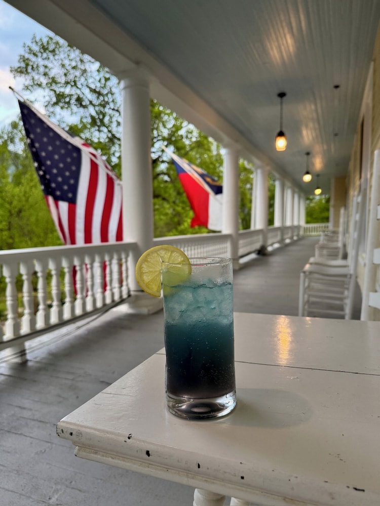 Balsam Mountain Inn