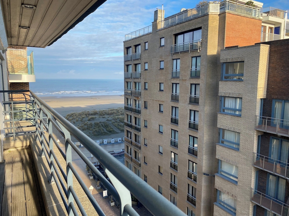 Apartment in Nieuwpoort With sea View