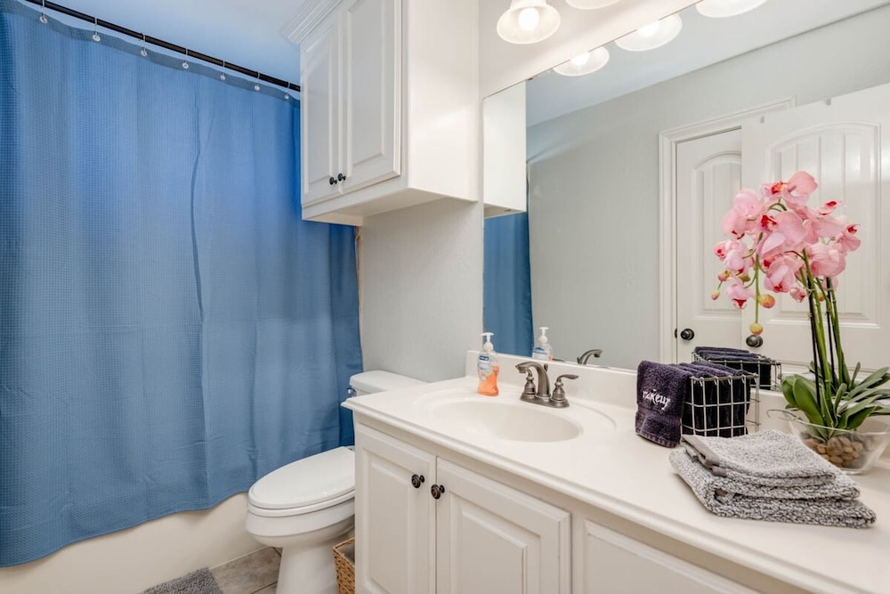 4bed 3bath Close2a M Santa s Wonderland Hospital L2 EV