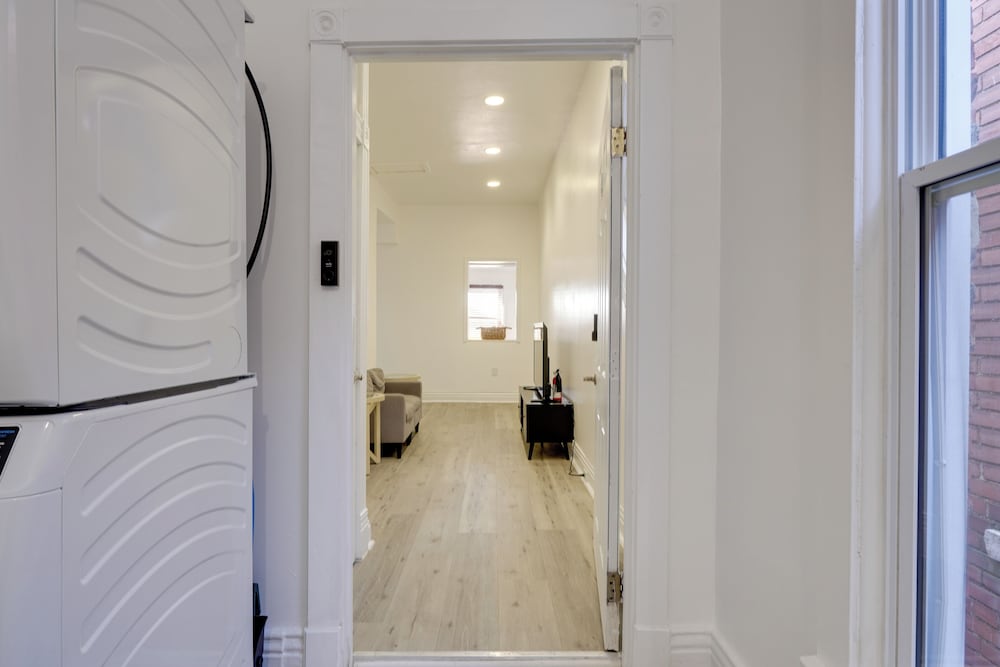 1 Mi to Uofl: Pet-friendly Louisville Apartment!