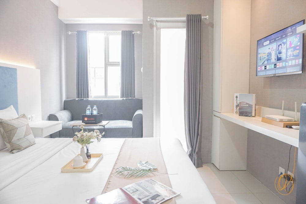 Comfortable Design Studio Room At Transpark Juanda Bekasi Timur Apartment