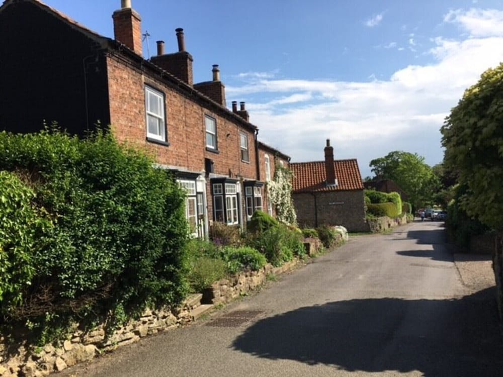 Cosy Lincs Wolds Cottage in Picturesque Tealby view 4