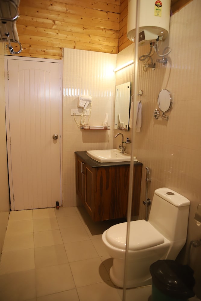 Rishat Sngi Orchid Resort, Shillong