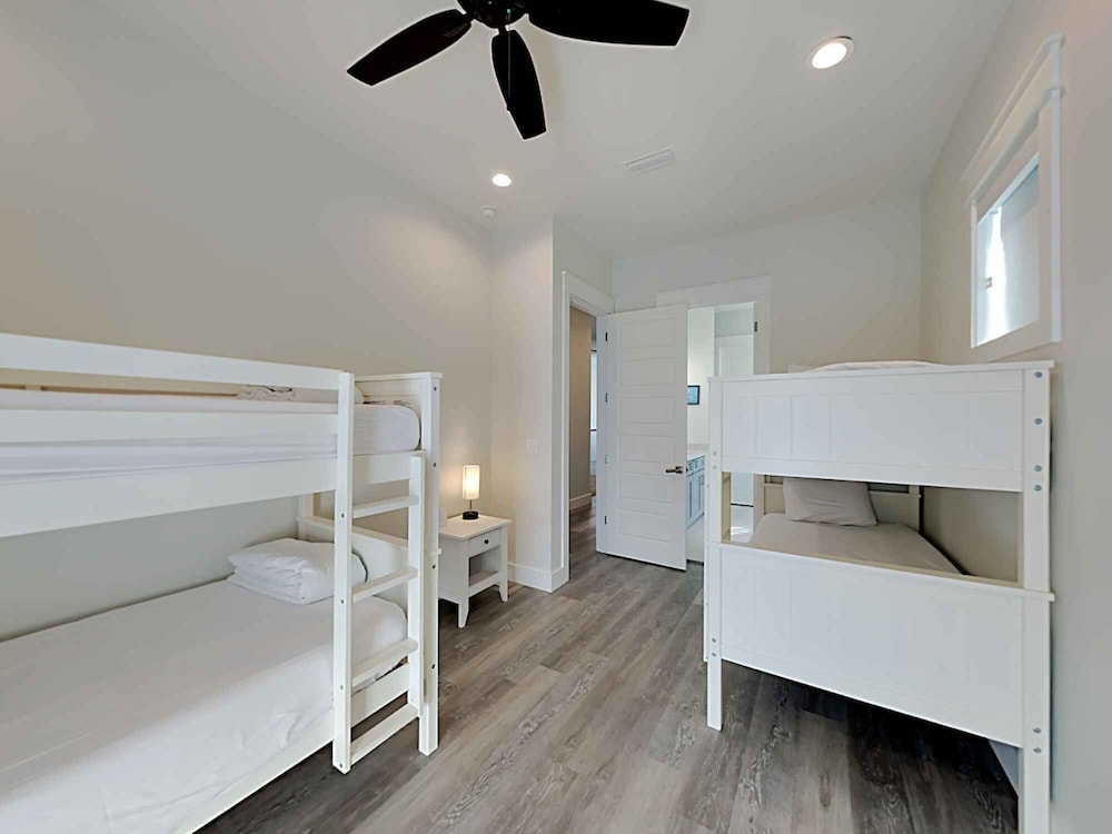 Seabreeze by Southern Vacation Rentals view 3