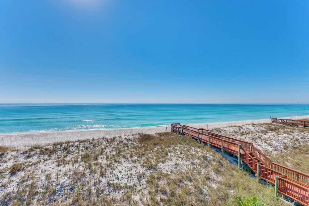 Direct Sand Access! Family Pensacola Beach Retreat