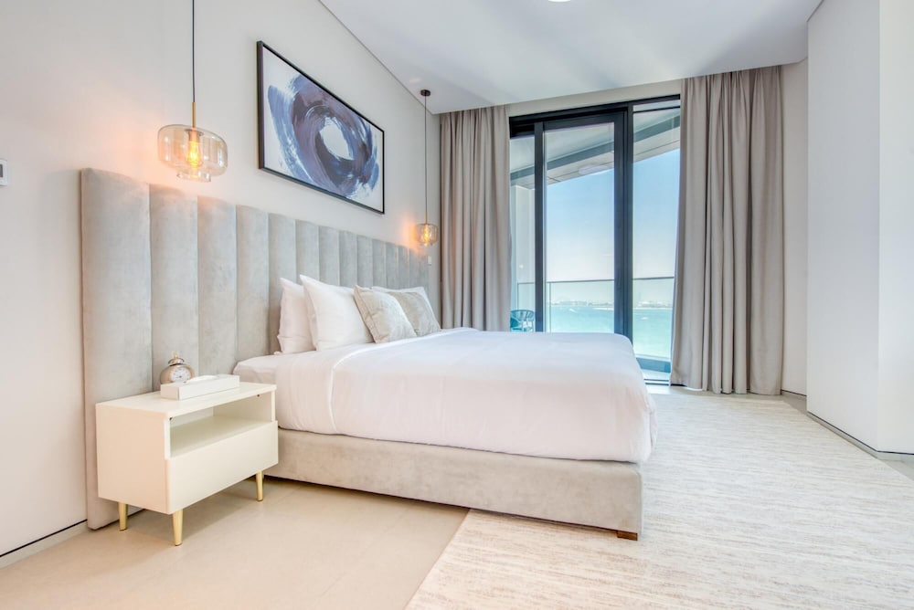 Luxury Sea View 3BR Maid Apt at the Address JBR