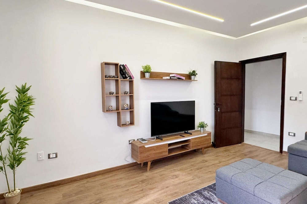 The Built-up 2 BDR Condo 15 min to CAI Airpt