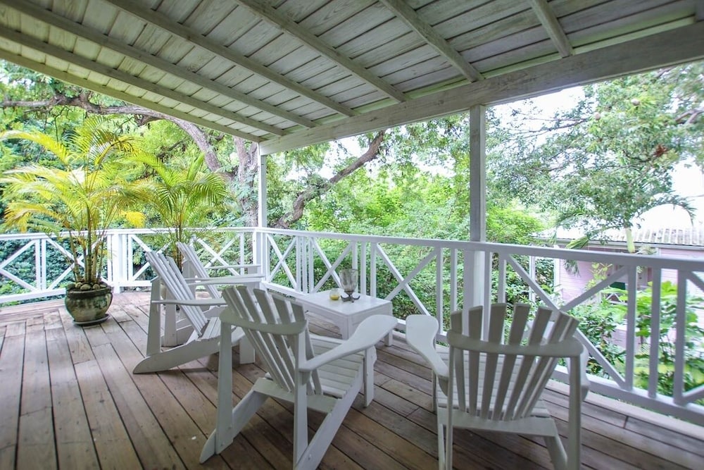 Charming 2-Bed Cottage By Beach by BSL Rentals