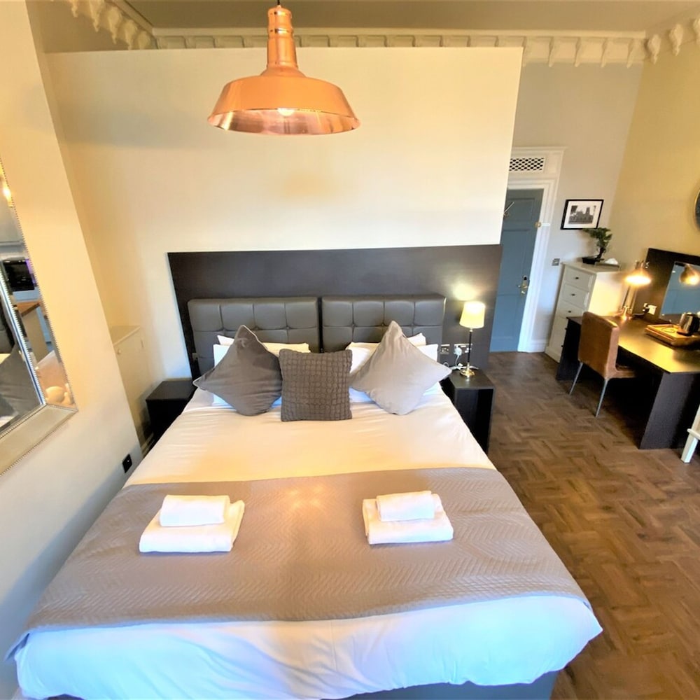 Claremont The Scott view 5