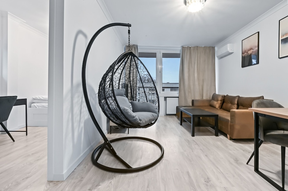RentPlanet - Apartament Muranów view 4