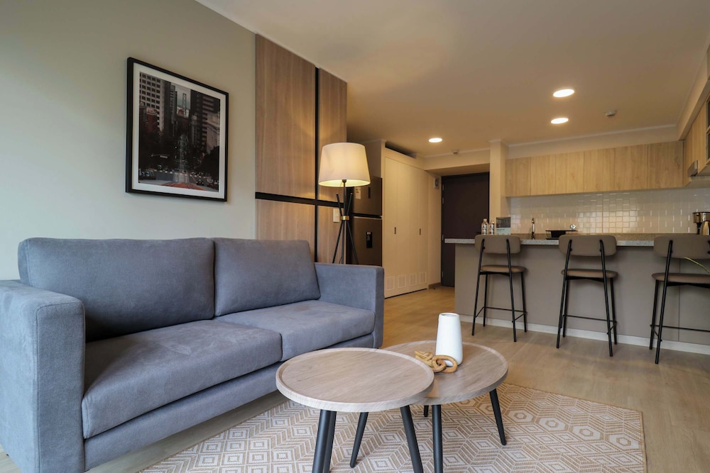 w Beautiful 2BR w Balcony in Miraflores