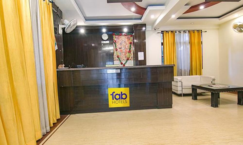 Lobby & Reception