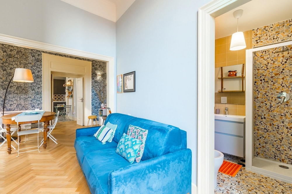 Donna Costanza - Stylish and Panoramic Flat