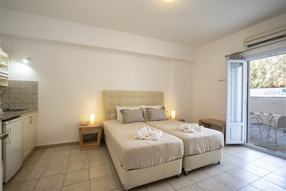 Erato Apartments