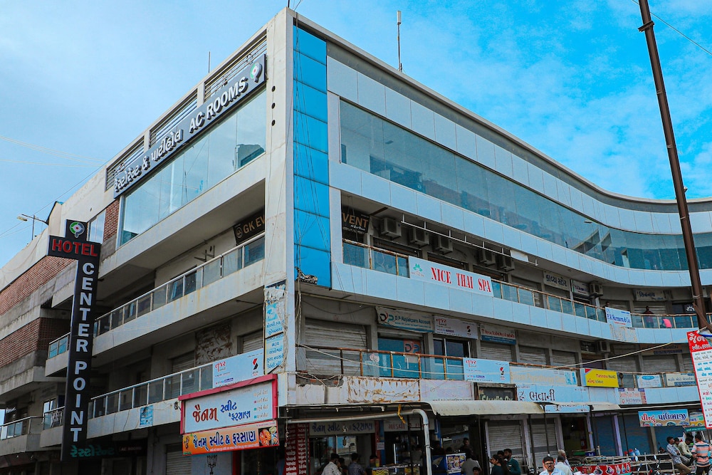 HOTEL CENTER POINT GUEST HOUSE