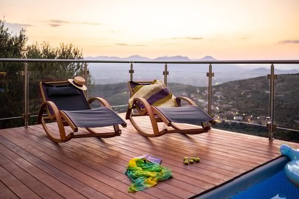 Martinia Pool Escape - Aiga Panoramic Vistas photo 2