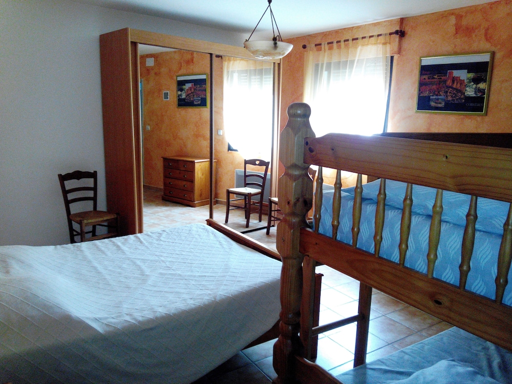 Le Gîte Vigneron casa de vacaciones Lagrasse — hotel room