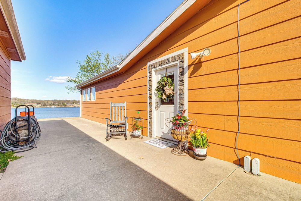 Grove Lake House w/ Boat Dock & Outdoor Spots!