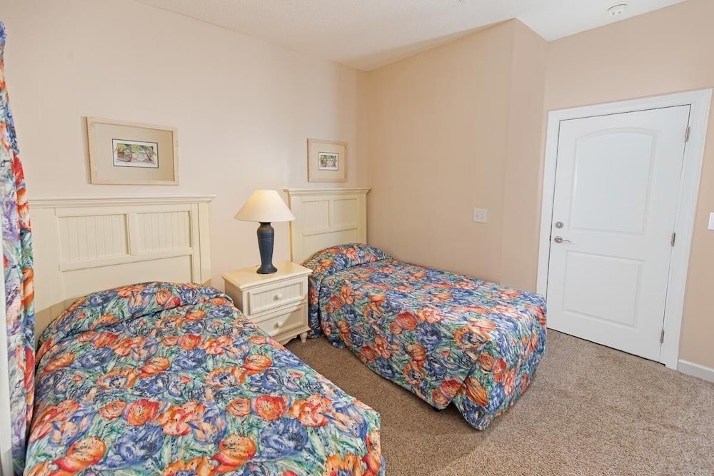 Arbor Trace 314 2 Bedroom Condo