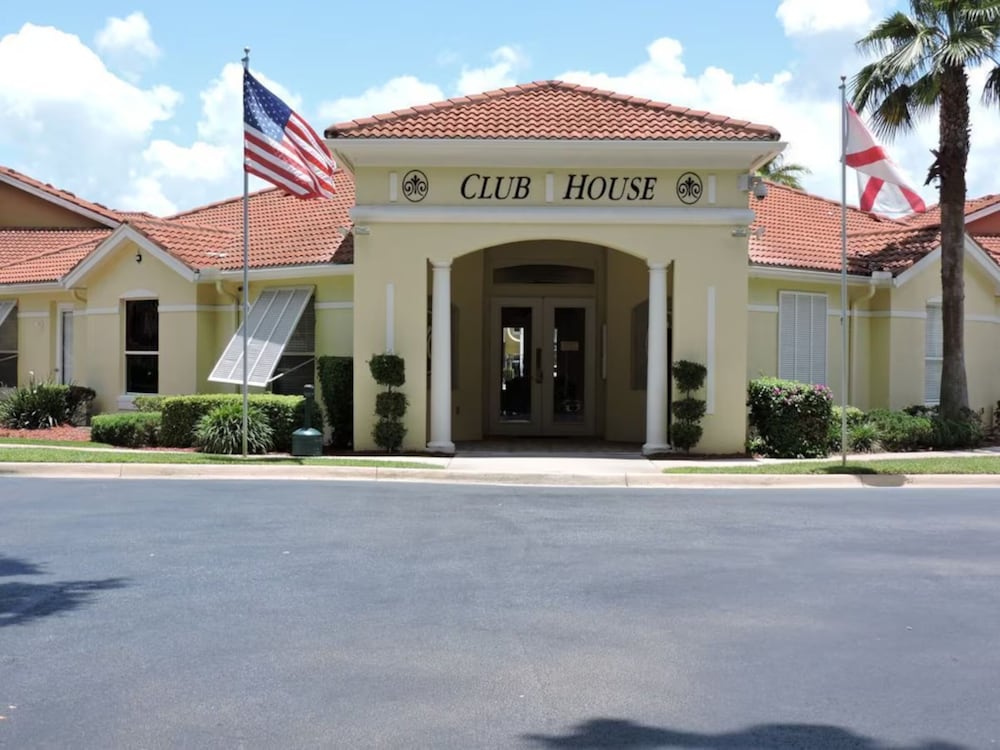 Lake Berkley Villas Swanky