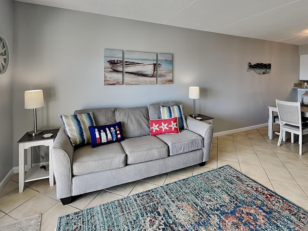 Ocean Breeze West by Southern Vacation Rentals