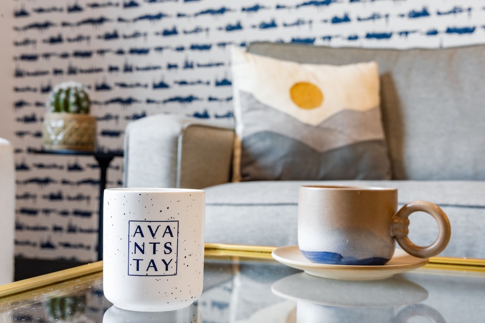 Lindsley by Avantstay Balcony Modern Design A Downtown Location