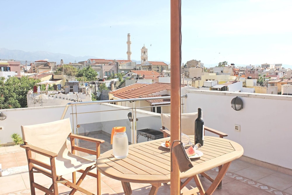 Luxurious Venetian 3 Floor House in the old Port