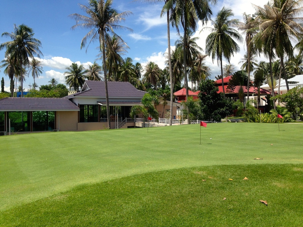 Suwan Driving Range and Resort