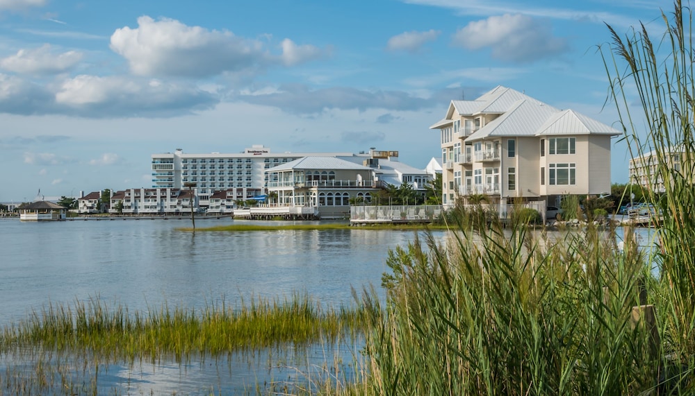 Lighthouse Club Hotel