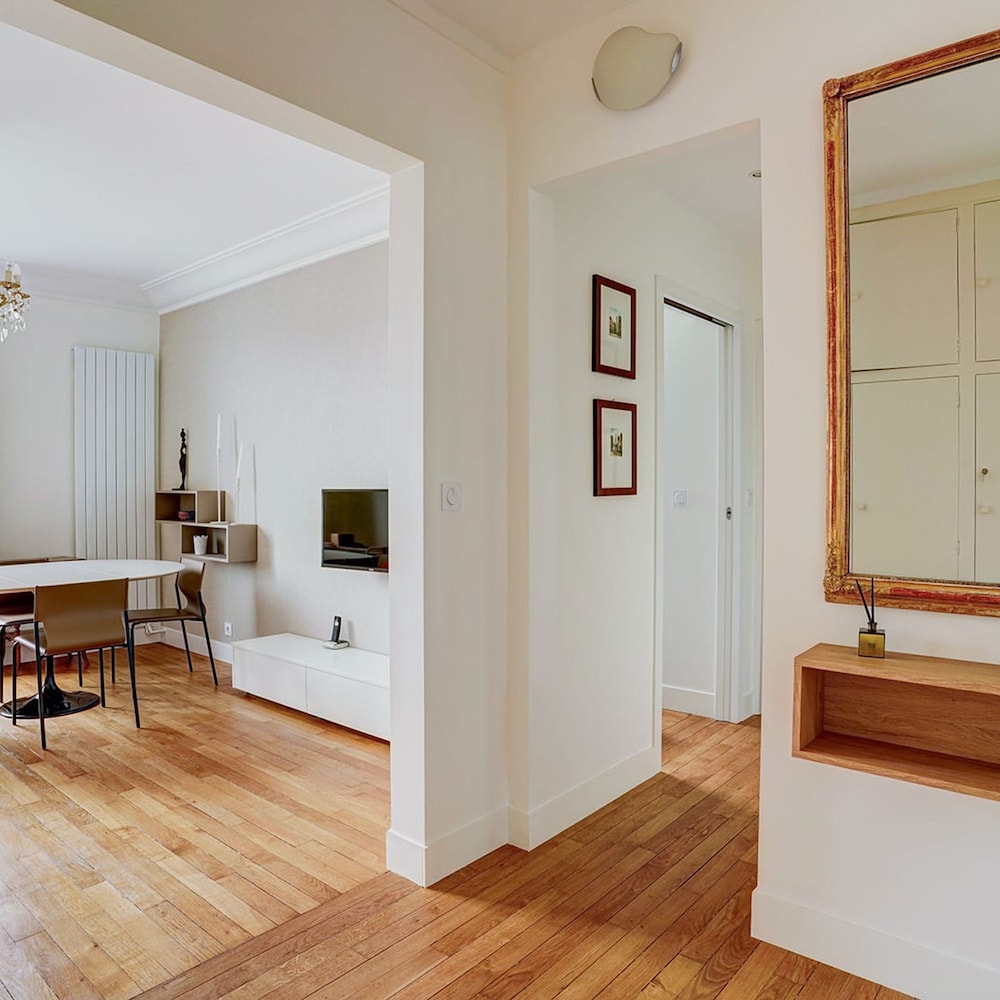 Bright Etoile Bright 2 bed Close to Eiffel Tower Arc the Triomphe et Champs Elysees