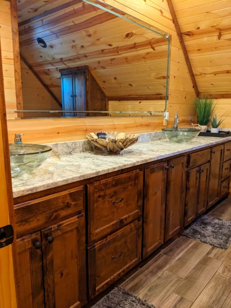 Stone Mountain Lodge Luxurious Rustic Retreat