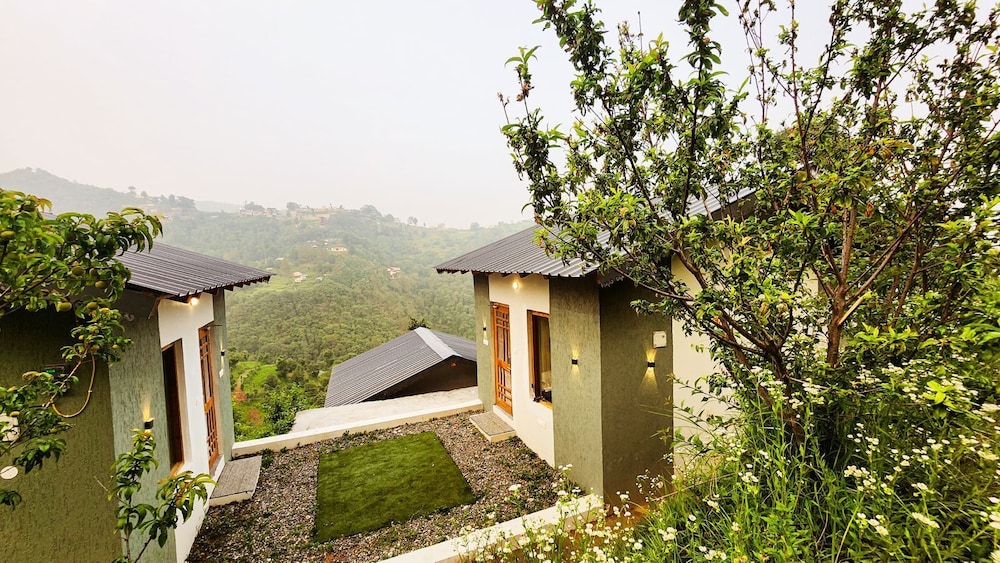 LiveAway Mukteshwar by PACK