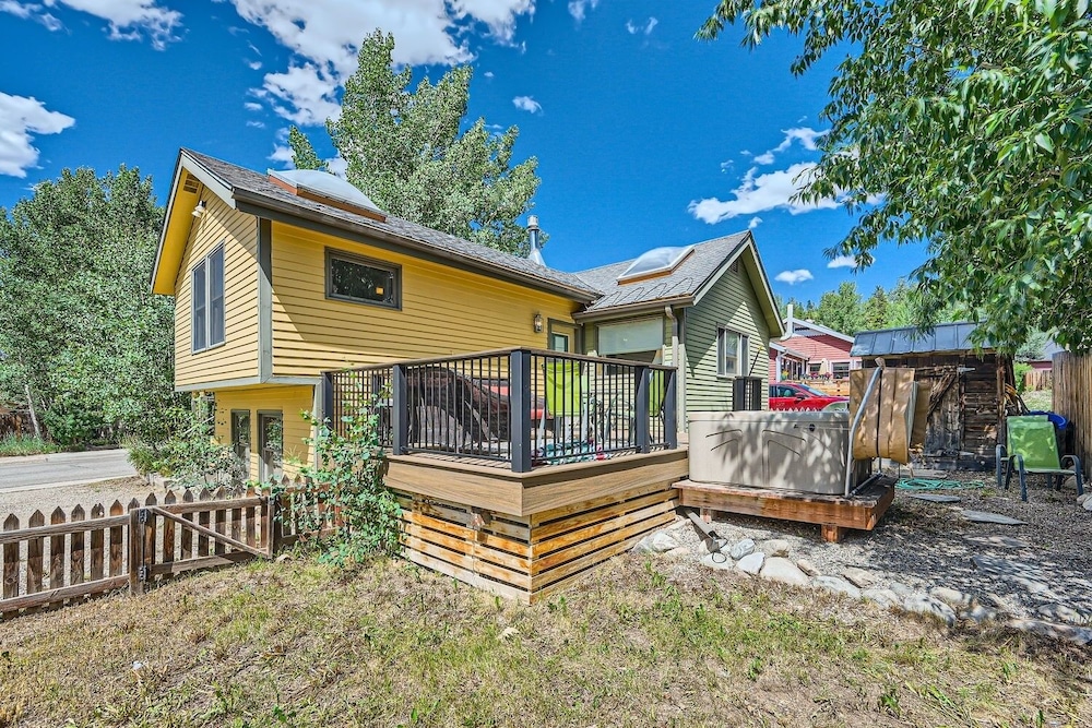 Imperial View 3 Bedroom Home by RedAwning