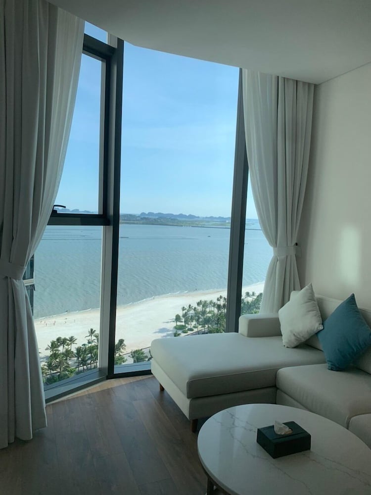 AlaCarte Ha Long view 3