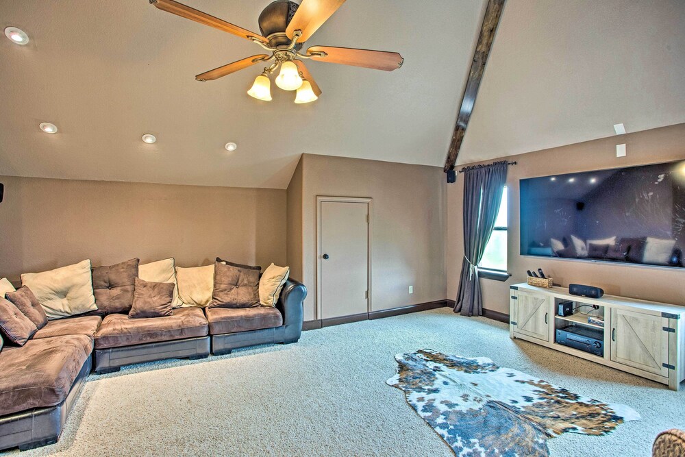 Home w/ Game Room & Fireplace: 14 Mi to Mckinney! view 5