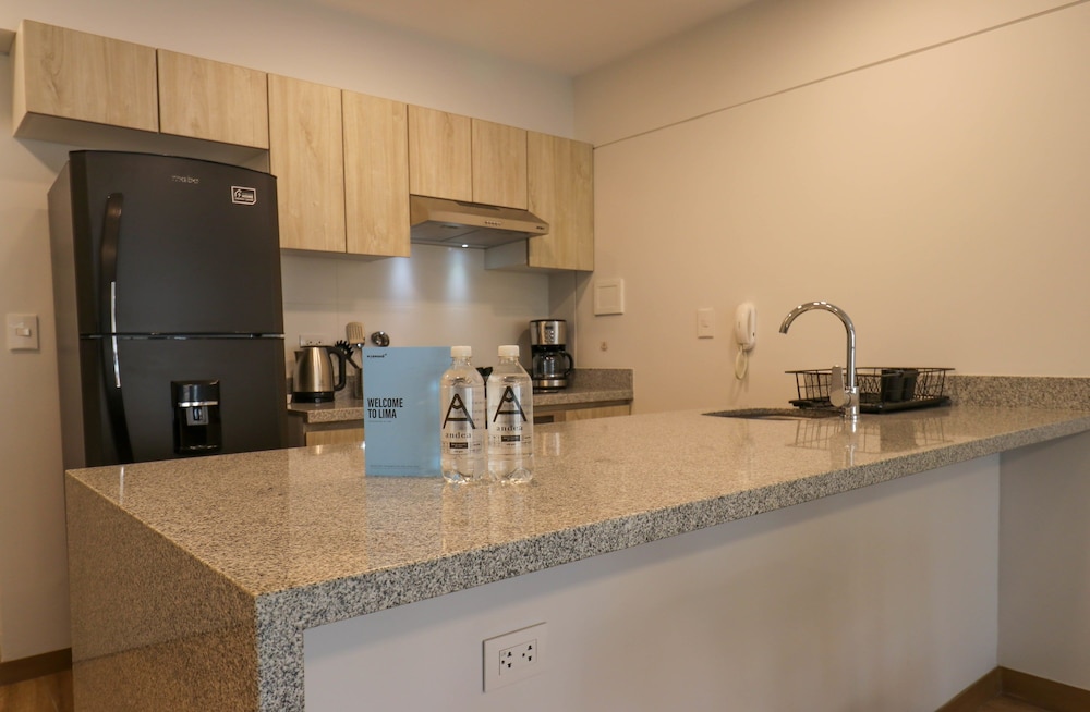 w Exceptional 2BR w Balcony in Miraflores