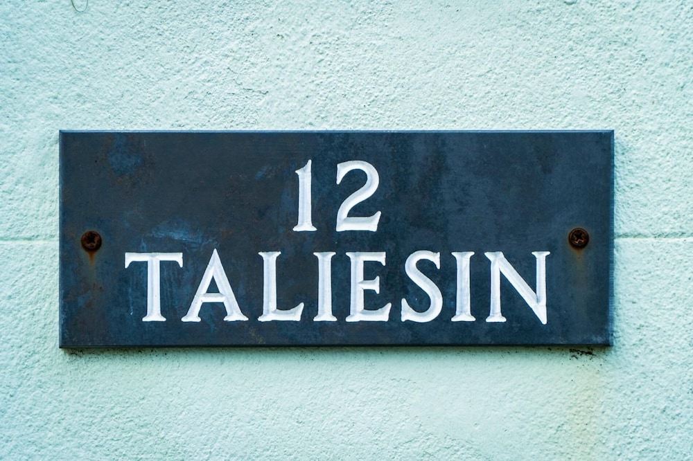 Taliesin - 5 Bedroom Holiday Home - Tenby