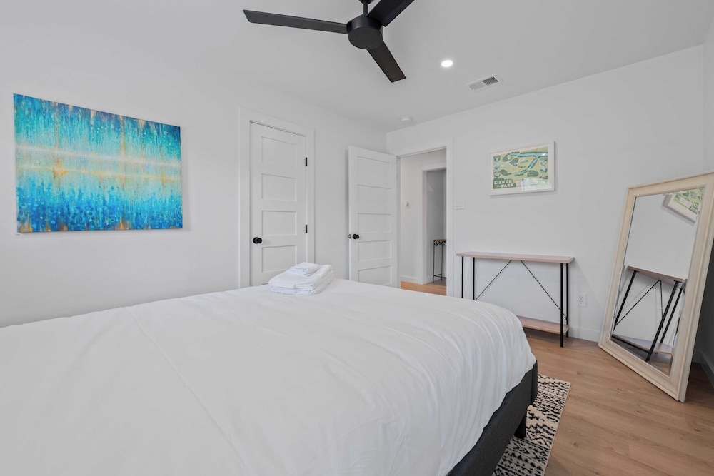 Casa Que Canta by Avantstay Private Pool, Firepit & Walkable East Austin Gem