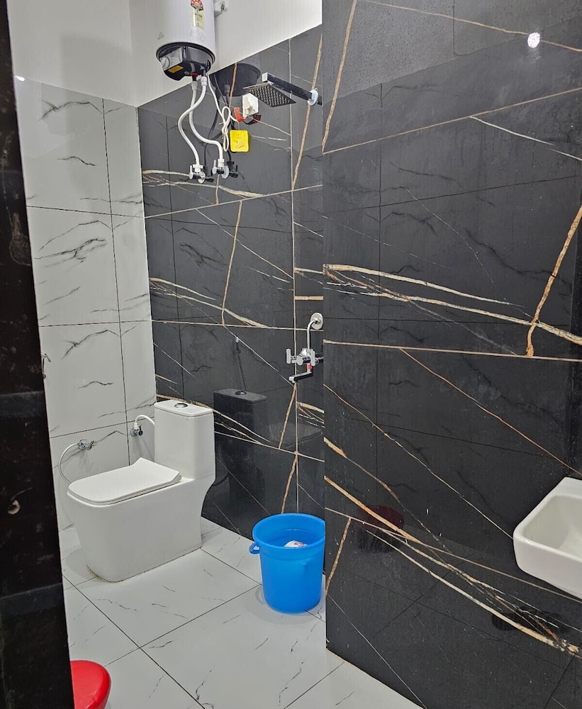 Hotel Virat palace