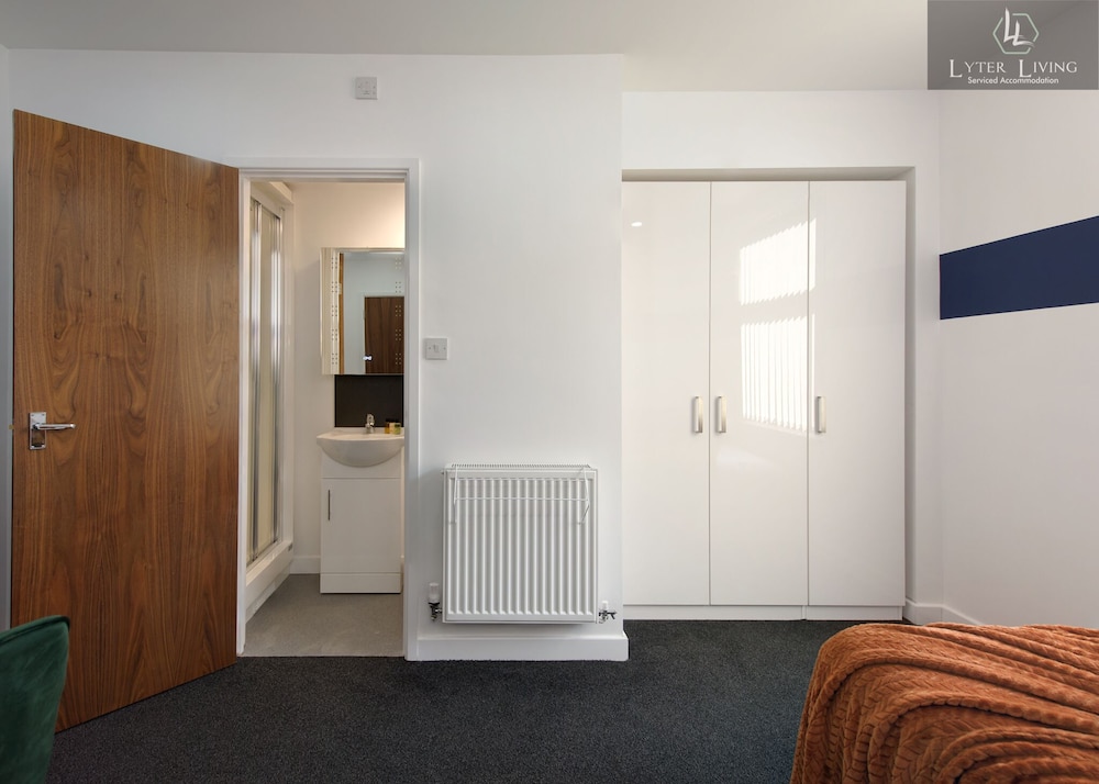 Leicester's Lyter living Serviced apartments Opposite Leicester Railway Station view 5