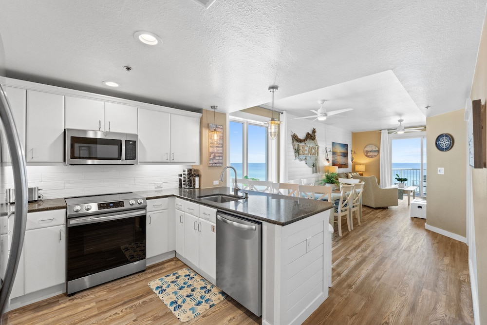 Grand Panama Beach Resort by Panhandle Getaways