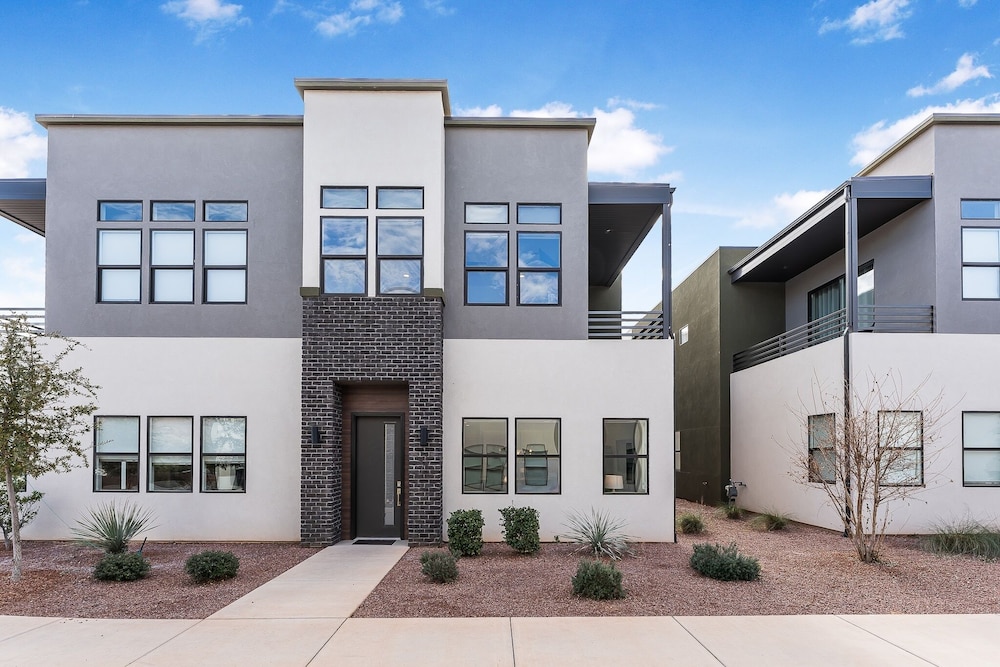 Villa #13 At Bloomington Country Club 4 Bedroom Townhouse