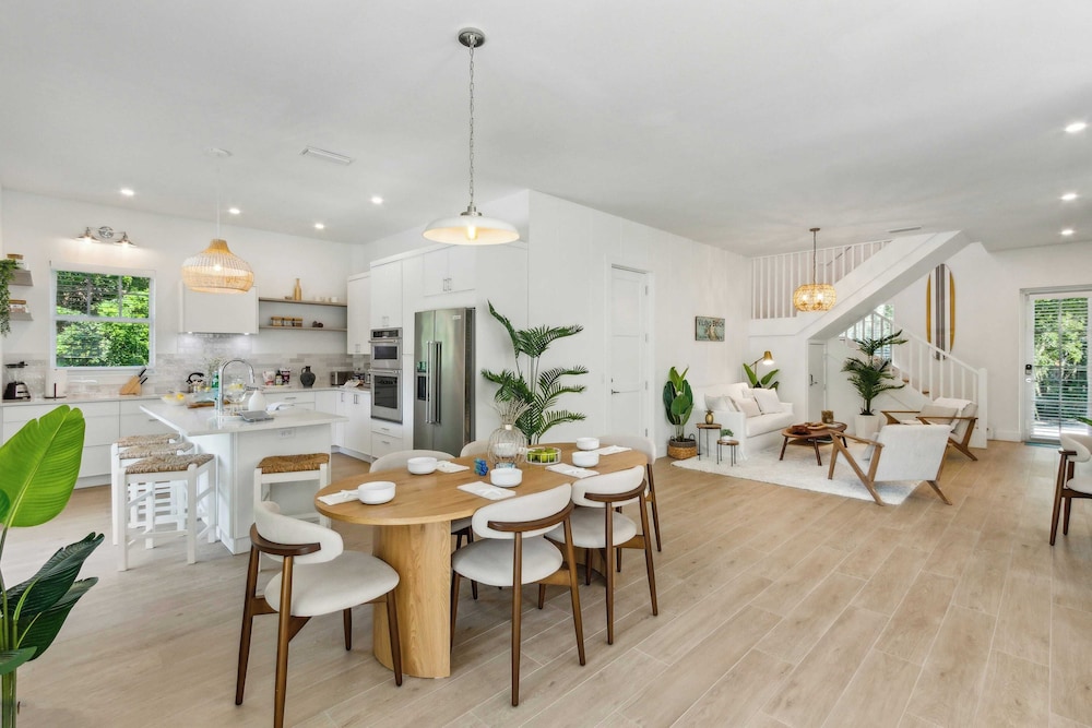 Serenity at Surfside by Avantstay Pool, Porches, Fire Pit & Arcade Near Vilano Beach